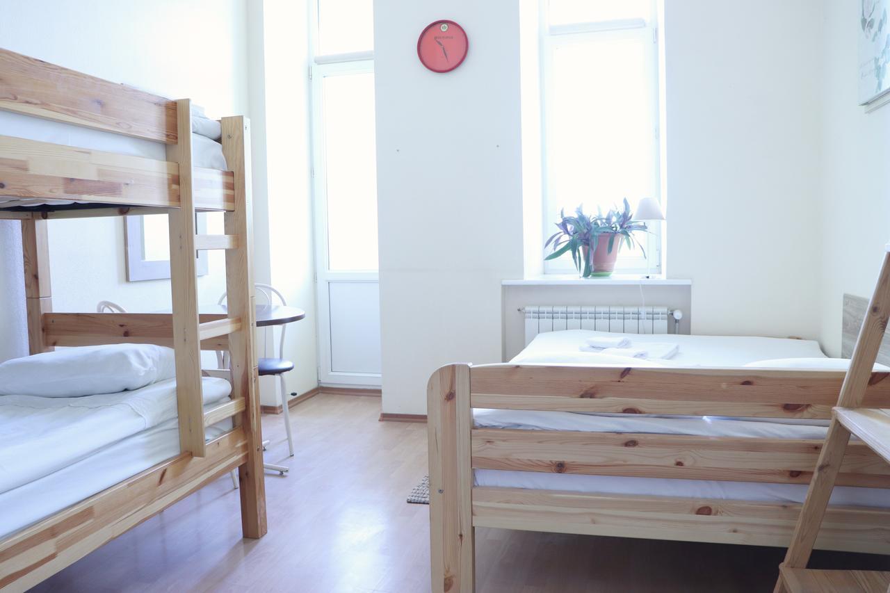 Familiekamer met Gedeelde Badkamer en Balkon